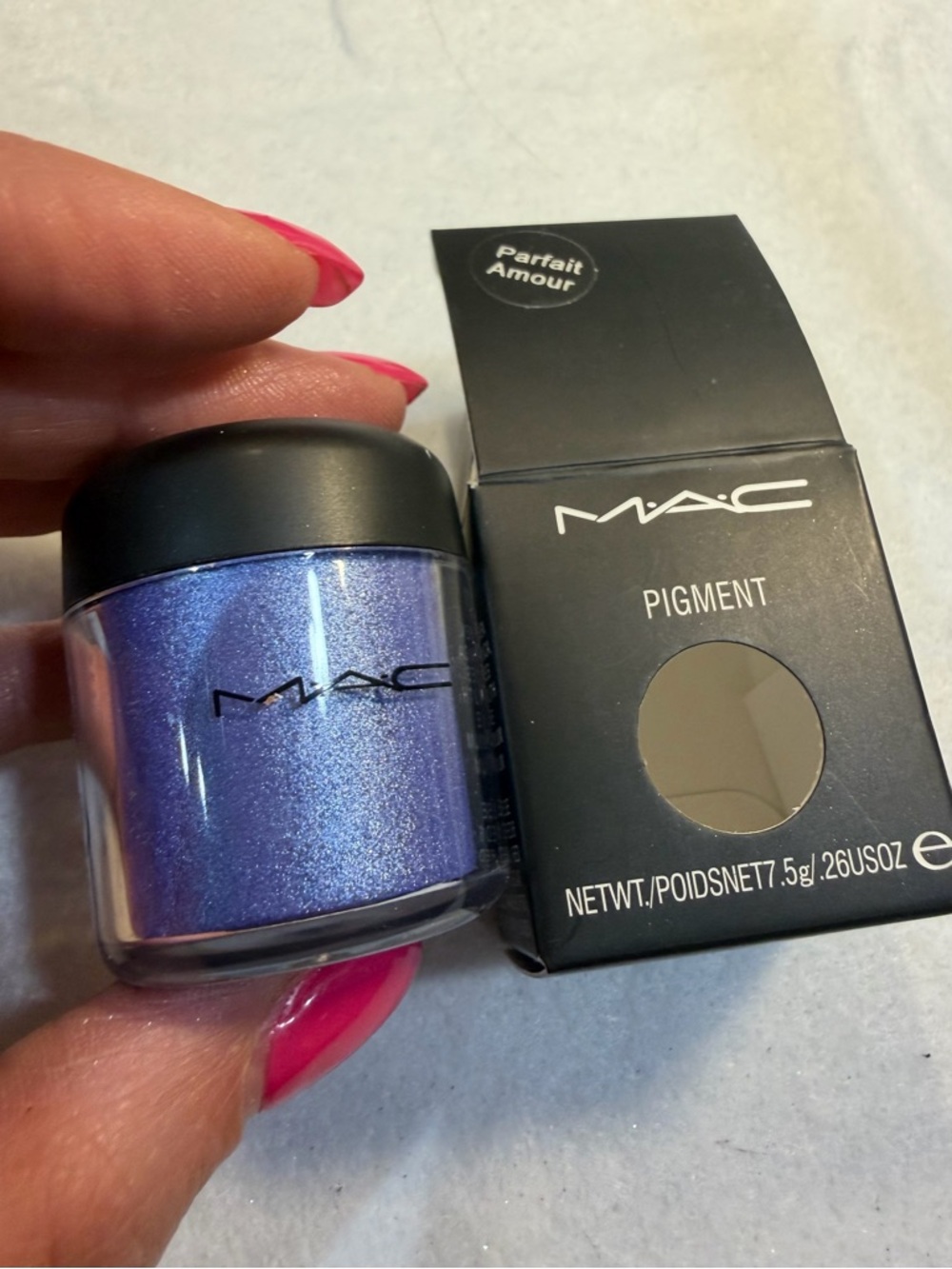 MAC Cosmetics Loose Pigment Eyeshadow - Shimmering Violet (Parfait Amour)